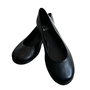 Clarks Split Leather Cushion Soft Slip on flats, Sz 6.5M